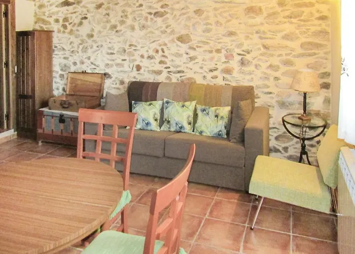 Lovely In Aldeanue De La Sierra *